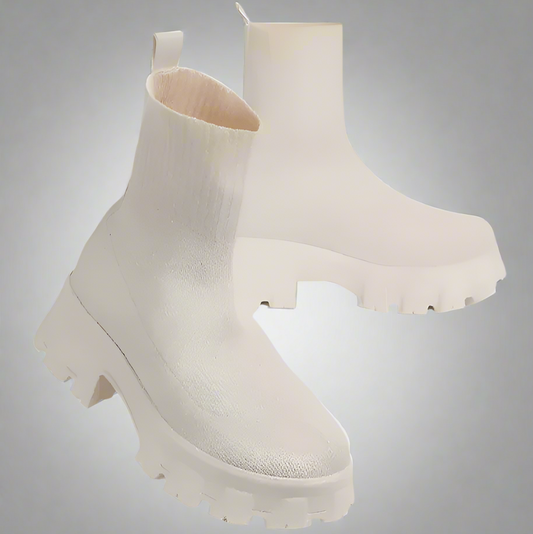 מגפיים אופנתיים לנשים עם פלטפורמה אלסטית