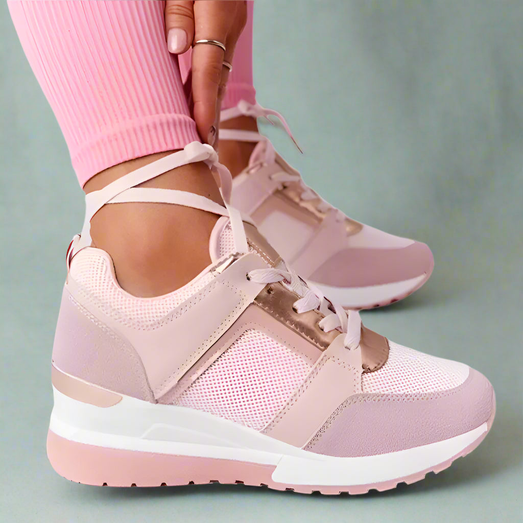 סניקרס לנשים עם פלטפורמה עבה ועיצוב צבעוני - StepUp Shoes