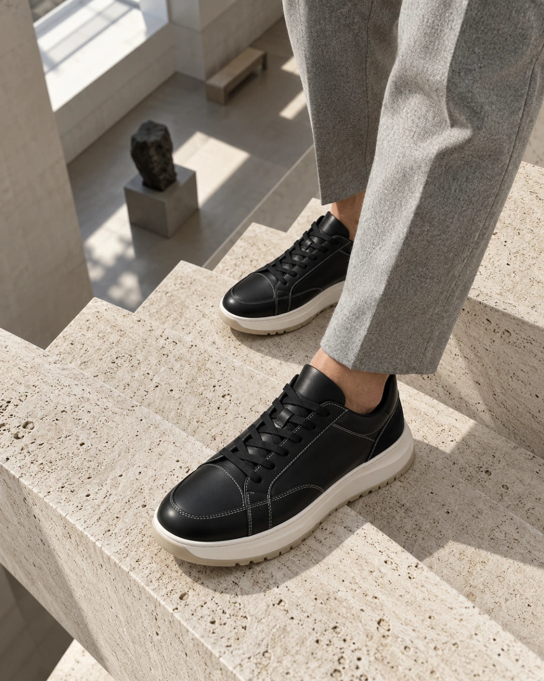 נעלי סניקרס מגביהות Rise Flow 8 לגברים בצבע שחור, צילום אדיטוריאלי