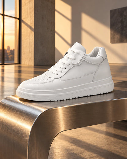 נעלי סניקרס מגביהות Urban Leaf לבנות – צילום אופנתי | StepUp Shoes