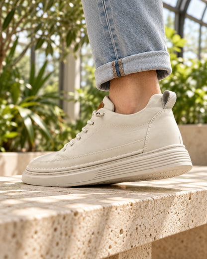 נעלי Prestige Step בגוון בז׳, צילום אדיטוריאלי יצירתי