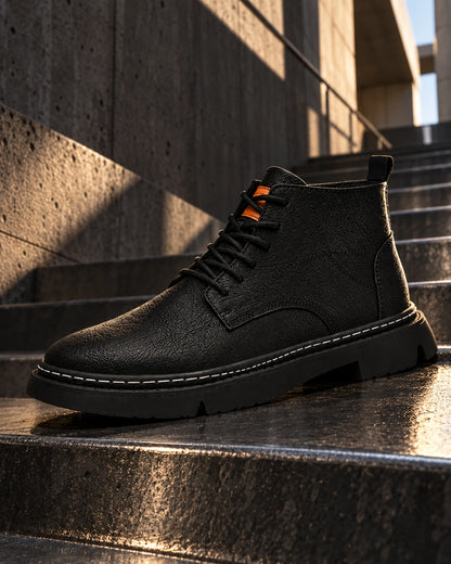 מגפיים מגביהים Platform Loafers שחורות – צילום אופנתי | StepUp Shoes