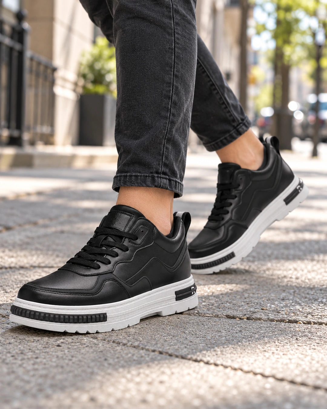 נעלי סניקרס מגביהות Elevated Slip-ons דגם 1 בצבע שחור, צילום לייפסטייל