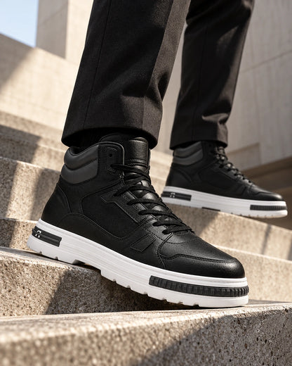 נעלי סניקרס מגביהות Elevated Slip-ons דגם 1 לבנות, צילום אדיטוריאלי