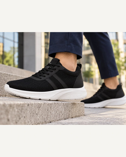 נעלי סניקרס מגביהות דגם SNEAK 8 בצבע שחור – צילום Lifestyle | StepUp Shoes