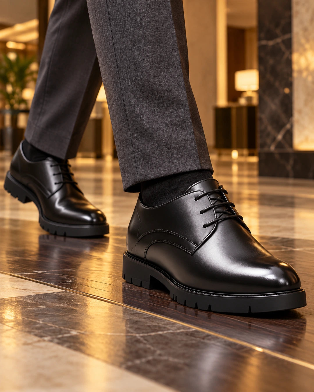 נעלי אלגנט מגביהות דגם StepUp Prestige 12 בצבע שחור – צילום Lifestyle | StepUp Shoes