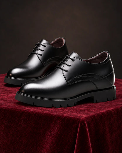 נעלי אלגנט מגביהות דגם StepUp Prestige 12 בצבע שחור – צילום Lifestyle | StepUp Shoes