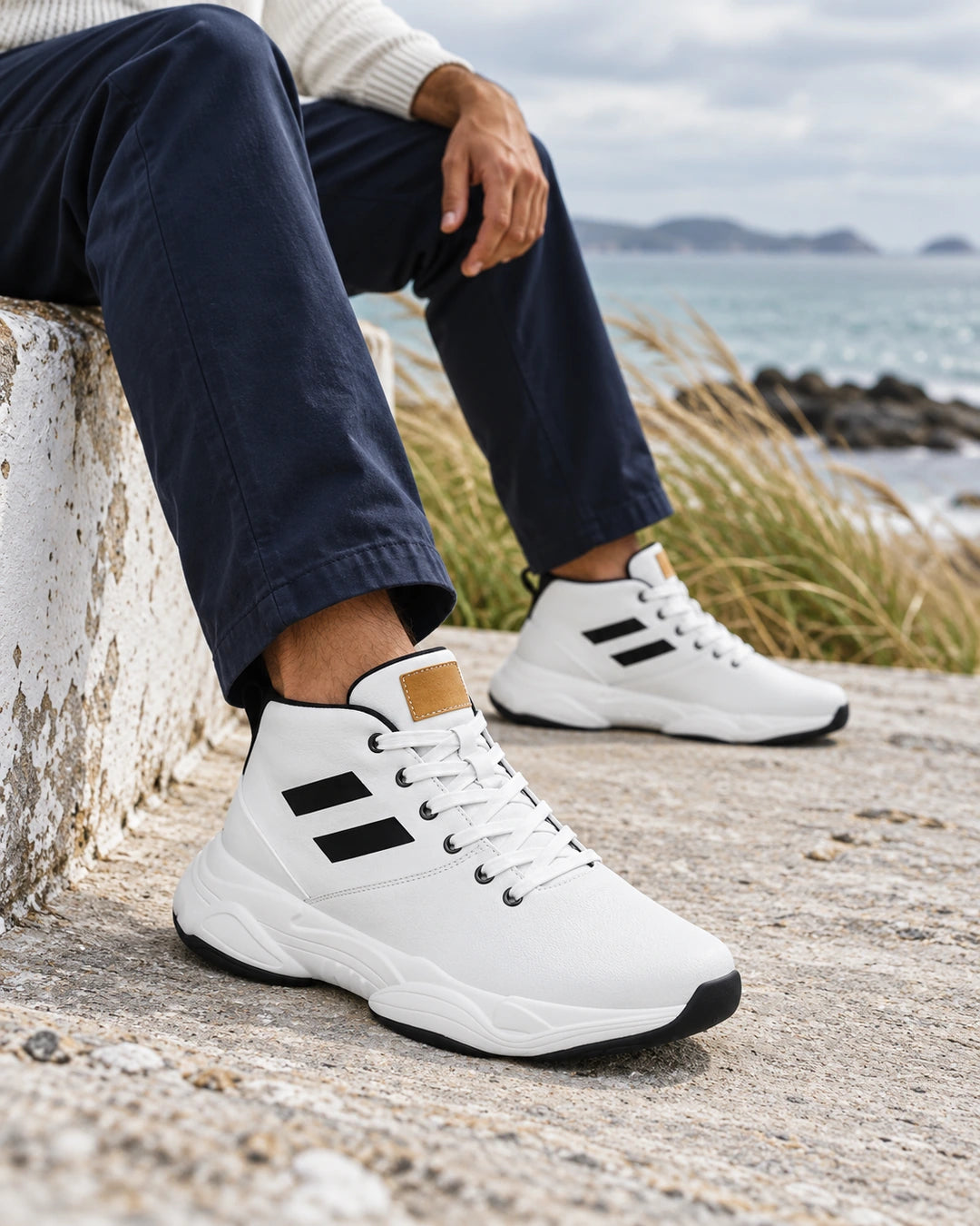 נעלי סניקרס מגביהות דגם Dynamic Glide בצבע לבן – צילום Lifestyle | StepUp Shoes