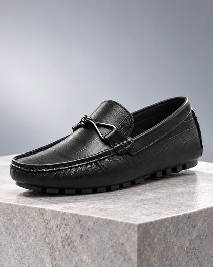 נעלי מוקסין מגביהות דגם ClassicLift בצבע שחור – צילום Lifestyle | StepUp Shoes