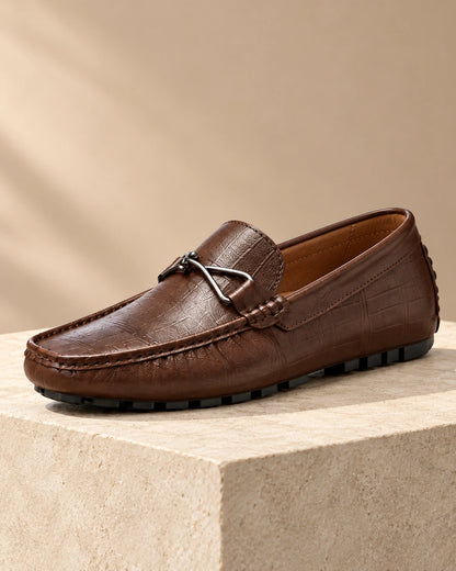 נעלי מוקסין מגביהות דגם ClassicLift בצבע חום – צילום Lifestyle | StepUp Shoes
