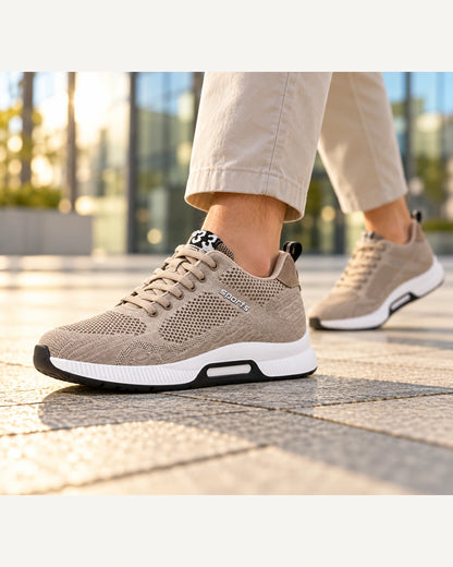 נעלי סניקרס מגביהות דגם FlexRise בצבע בז' – צילום Lifestyle | StepUp Shoes