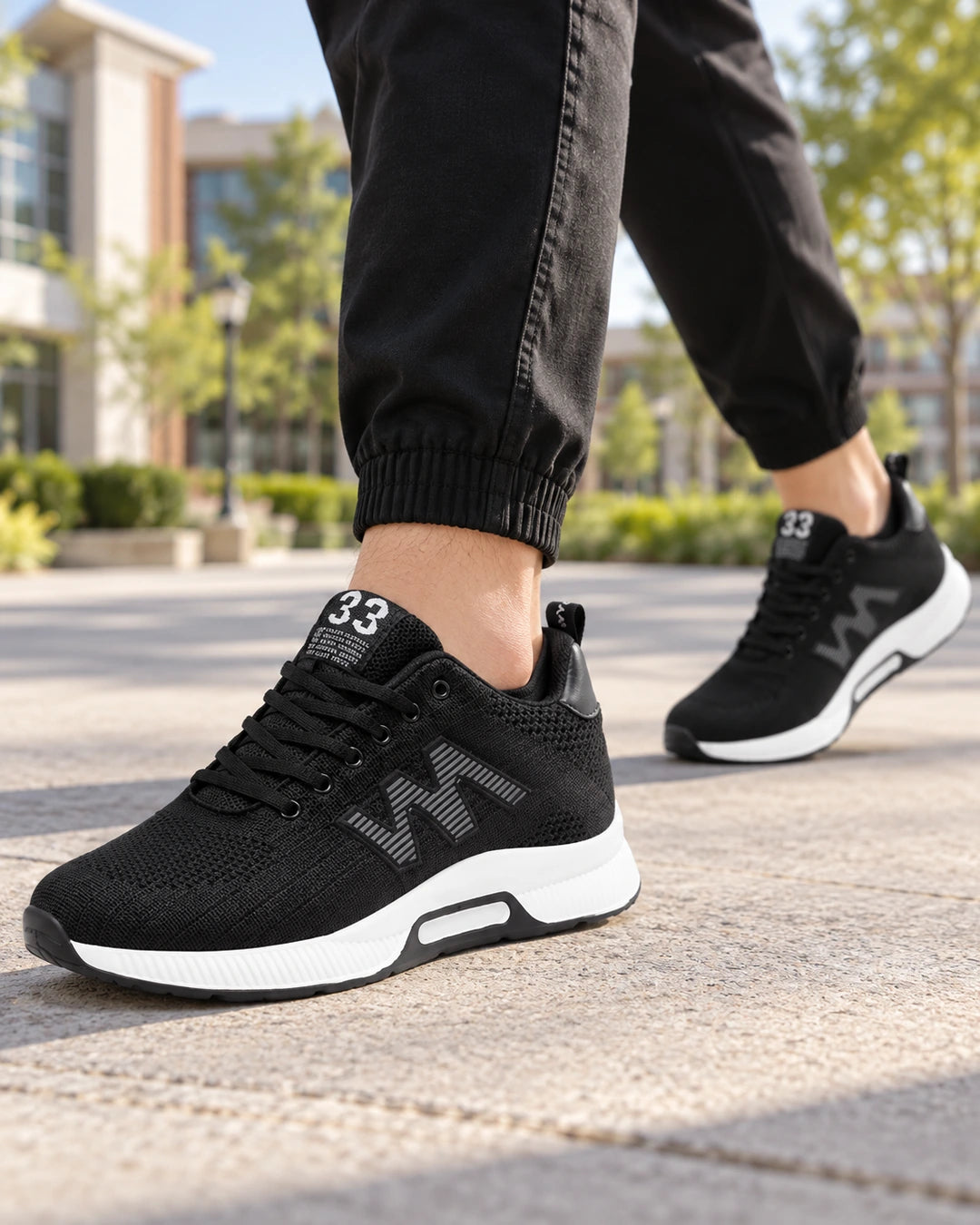 נעלי סניקרס מגביהות דגם Elevix 6 בצבע שחור – צילום Lifestyle | StepUp Shoes