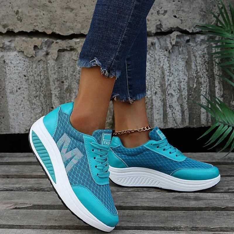 נעלי סניקרס אופנתיות לנשים - StepUp Shoes