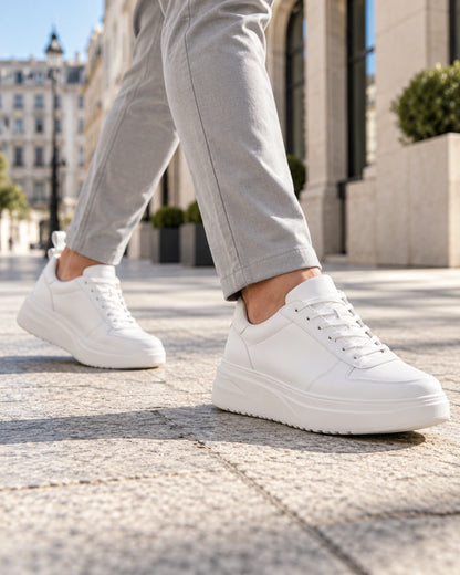 נעלי סניקרס מגביהות דגם NextTall 6 בצבע לבן – צילום Lifestyle | StepUp Shoes