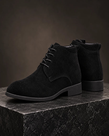 מגפיים מגביהים דגם StepUp Nubuck בצבע שחור – צילום מוצר בסטודיו | StepUp Shoes
