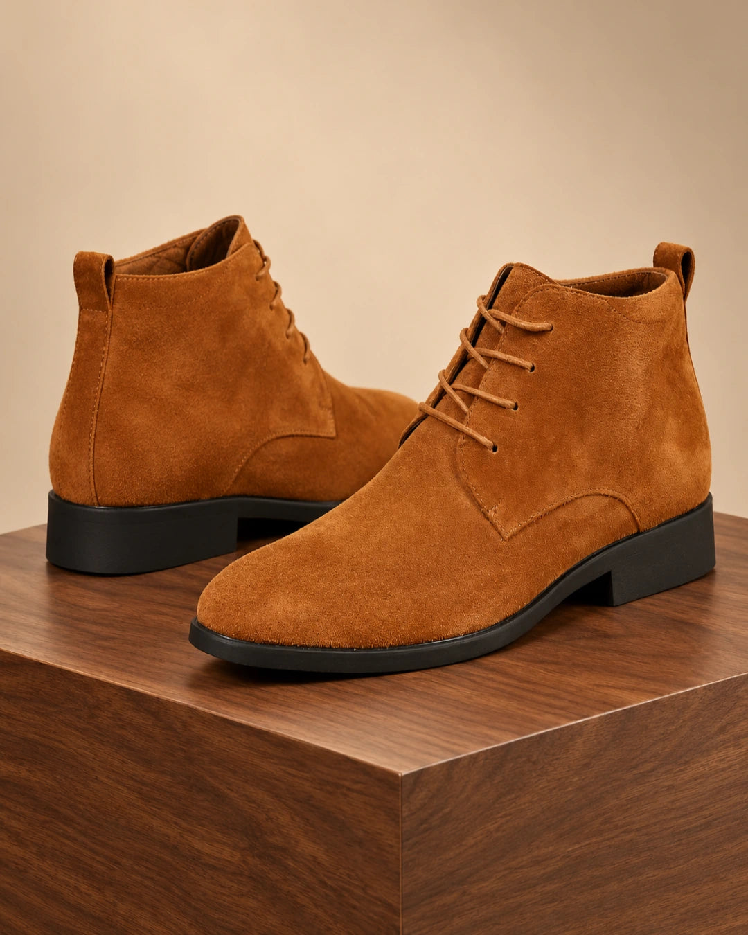 מגפיים מגביהים דגם StepUp Nubuck בצבע חום – צילום מוצר בסטודיו | StepUp Shoes
