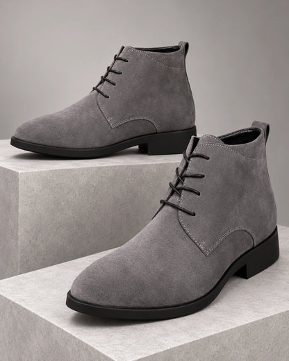 מגפיים מגביהים דגם StepUp Nubuck בצבע אפור – צילום מוצר בסטודיו | StepUp Shoes