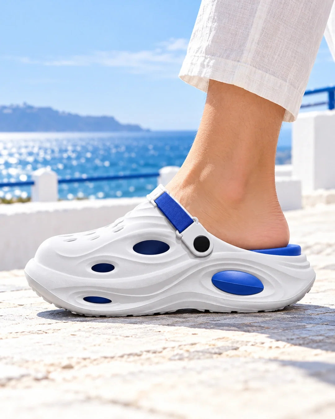 כפכפים מגביהים דגם Relax Pro לגברים בצבע לבן וכחול [דגם דגל], צילום לייפסטייל