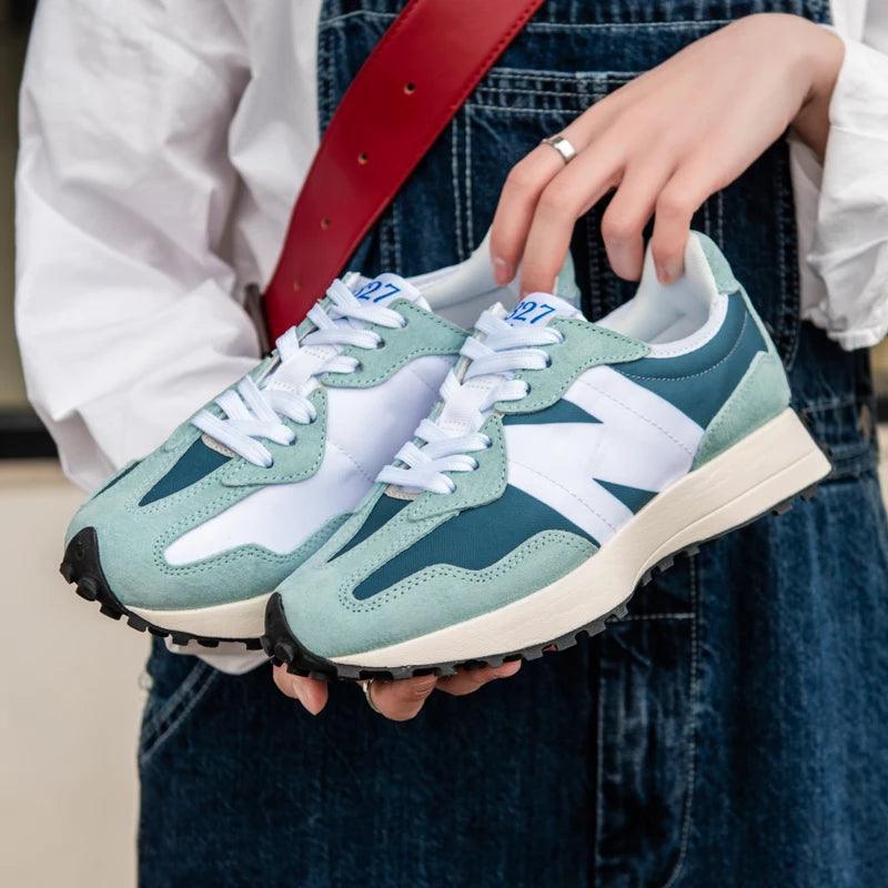 נעלי סניקרס לגברים דגם Timeless Motion - StepUp Shoes